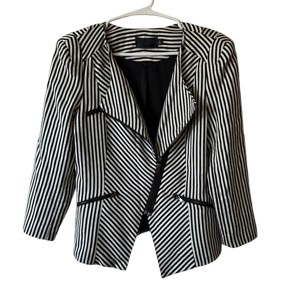 Line & Dot Jackets & Blazers - LINE & DOT BLACK & WHITE STRIPED JACKET